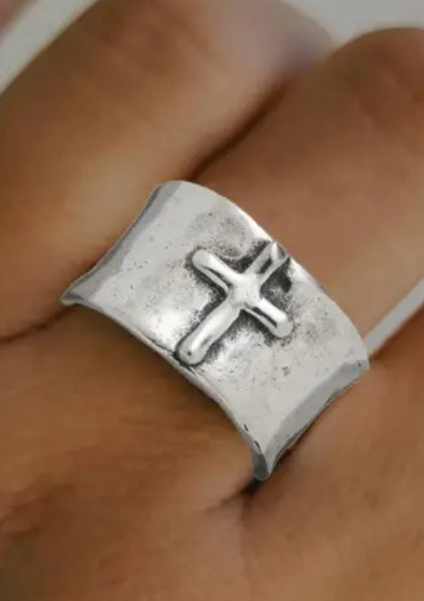 Antique Style Cross Ring